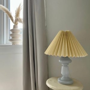 Petro 2 lampe i lysegrå opal fra Pink Rose