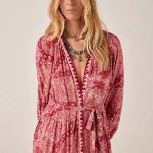 Tina Dress Volcano Red Java fra Maison Hotel