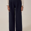Otto Pant i Degas Night Blue fra Maison Hotel