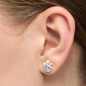Bouquet Shell & Pearls sølv ørering fra LULU Copenhagen