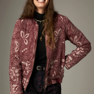 Ishaan Jacket Garnet fra Maison Hotel