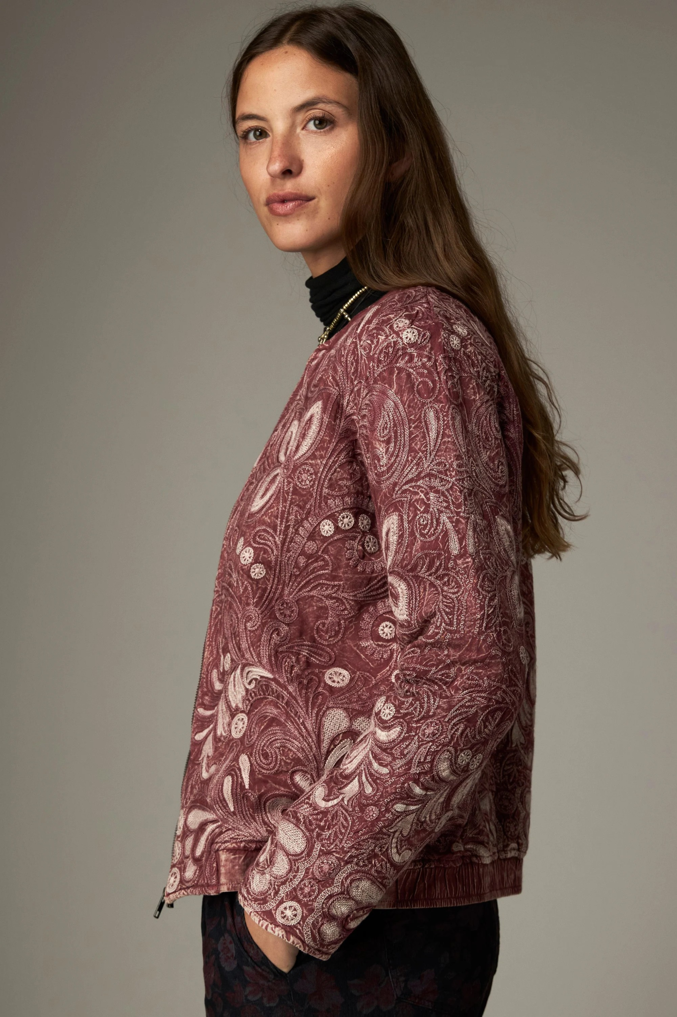Ishaan Jacket Garnet fra Maison Hotel